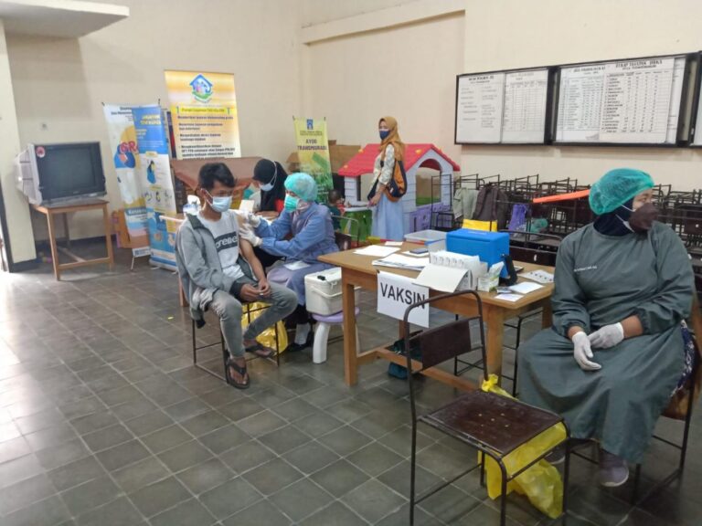 gambar_Vaksinasi Booster Kalurahan Purwobinangun