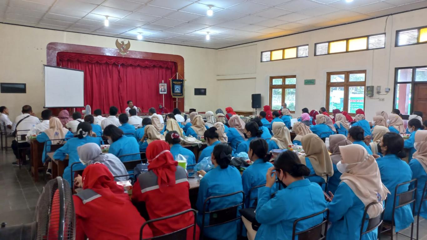gambar_Penyerahan Mahasiswa Prodi Gizi UNRIYO